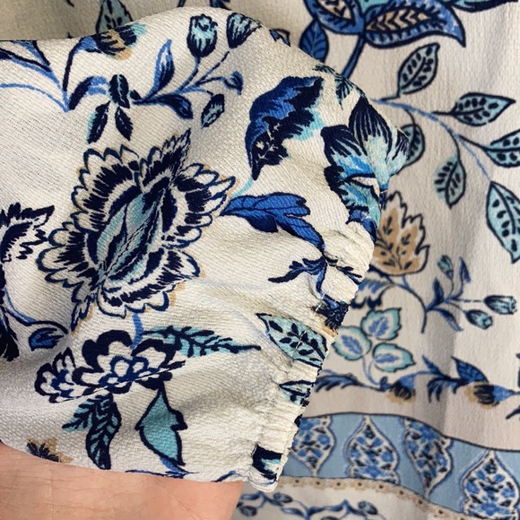 Fourteenth Place: Floral Cold Shoulder Top| Sz M - Picture 6 of 11